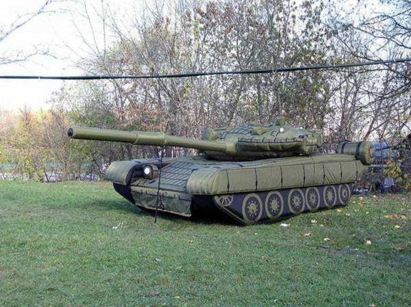 防城陆地军事假目标坦克